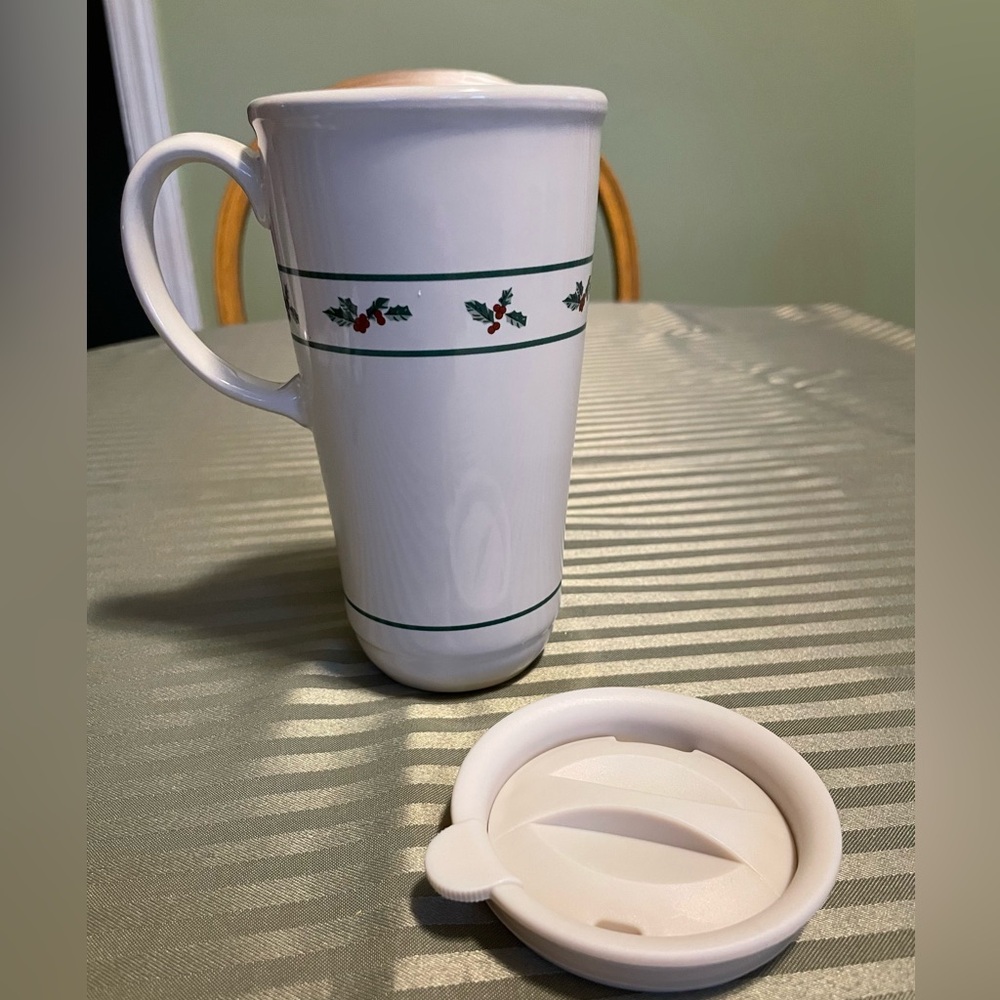 Longaberger  Travel Mug with Christmas Holly around it - Picture 3 of 11